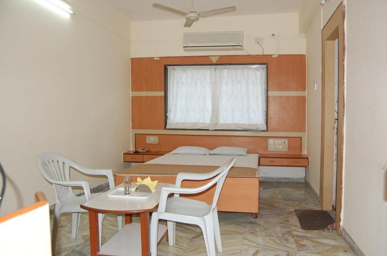 Hotel Sangram Palace Shirur Exterior foto